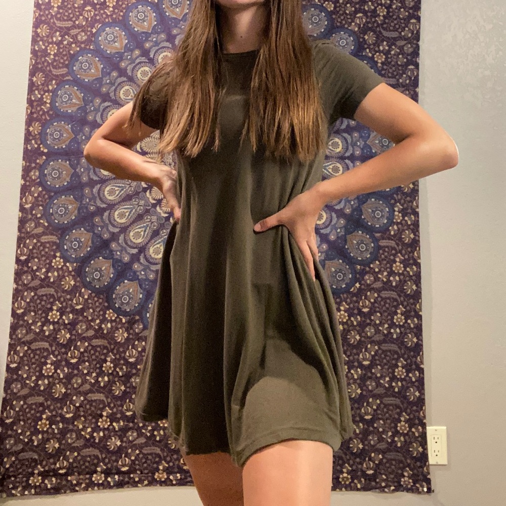 Short green dress